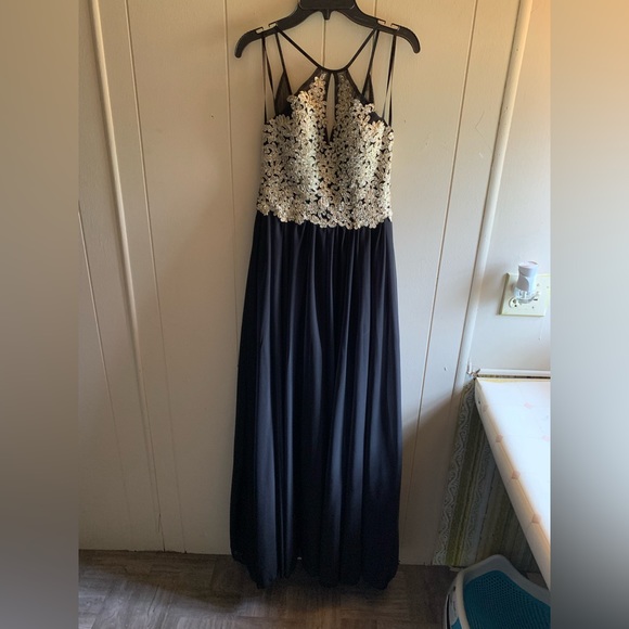 Prom Dress - Picture 3 of 7